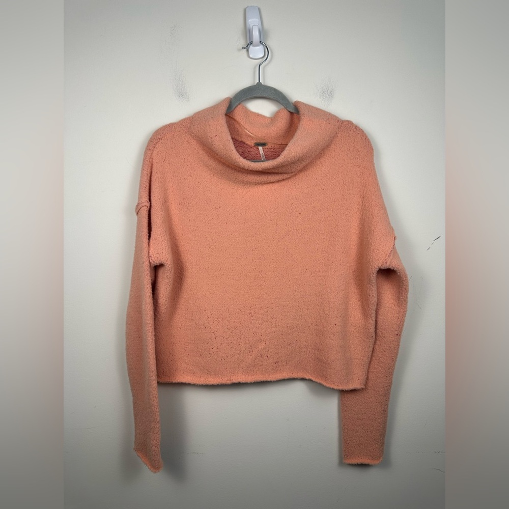 Free People Peach Cowl‎ Neck Sweater Size XS Cropped Cozy